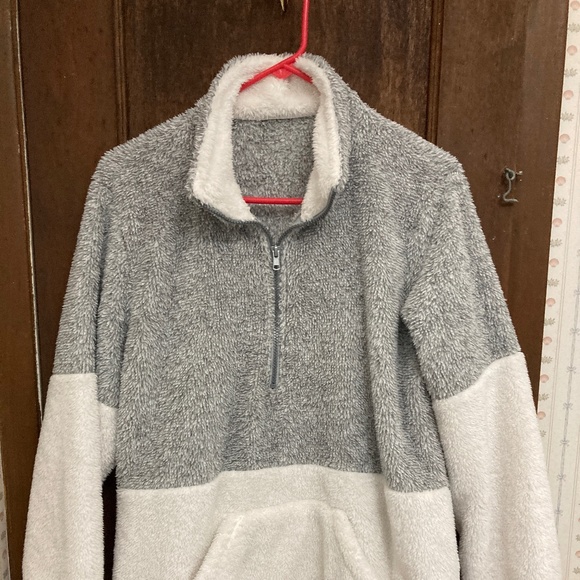 Fleece pullover - Picture 1 of 4